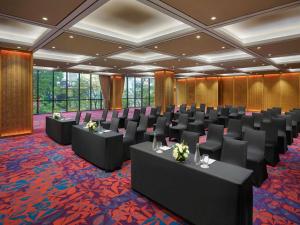 ハノイにあるGrand Mercure Hanoiの会議室(テーブルと椅子付) +37枚の写真