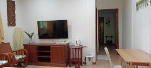 TV a/nebo společenská místnost v ubytování B&N House