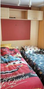 Postel nebo postele na pokoji v ubytování Mobilhome 3 chambres + 2 fotografie