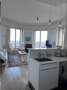 Kuchyň nebo kuchyňský kout v ubytování Appartement Trouville Palace