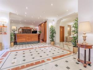 Vstupní hala nebo recepce v ubytování Raeli Hotel Luce