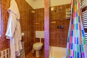 Koupelna v ubytování VILLA VANNA + 29 fotografií