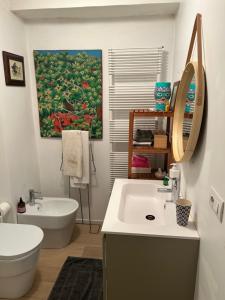 Kúpeľňa v ubytovaní Loft Crimea con patio