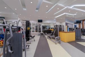 Fitness centrum a/nebo fitness zařízení v ubytování Botanik Platinum Hotel