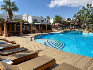 Kolam renang di atau dekat dengan Delta Sharm Resort 209-80 +31 gambar