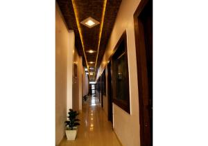 Fotografie z fotogalerie ubytování Tirupati Balaji Inn Bageshwar Dham v destinaci Basāri + 36 fotografií