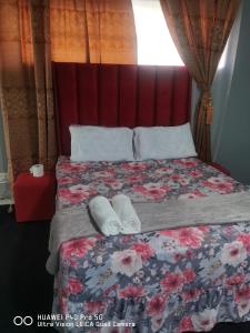 Ένα ή περισσότερα κρεβάτια σε δωμάτιο στο Yellow Stars Guesthouses +95 φωτογραφίες