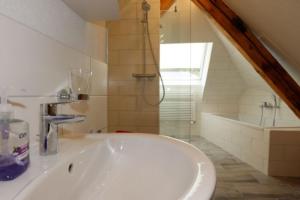 Ein Badezimmer in der Unterkunft Ferienhaus Lotus Hof Stallegg