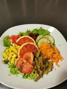 Jedlo v ubytovaní bed & breakfast alebo blízkom okolí