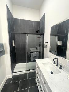 Gallery image of Retro Baseball Downtown Apartment in Saint Louis