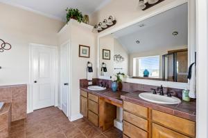 Φωτογραφία από το άλμπουμ του Sea Height Spacious 4BR Getaway! Gulf Views & Gameroom Fun σε Gilchrist +58 φωτογραφίες