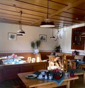 Restaurace v ubytování Gasthaus - Hotel Alt Fürstätt + 26 fotografií