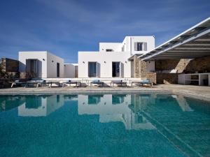 Piscina di IOKASTI LUXURY VILA with private pool & sea views-12 guests o nelle vicinanze