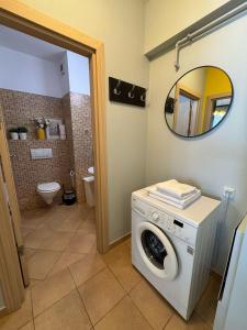 Ένα μπάνιο στο Miro Apartament +25 φωτογραφίες