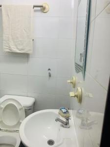 Koupelna v ubytování Cozy room Shortlet Apartment in Ikoyi, Lagos + 1 fotografie