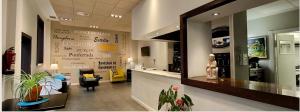 ナヘラにあるHostal Hispanoの薬局ロビーの待合室