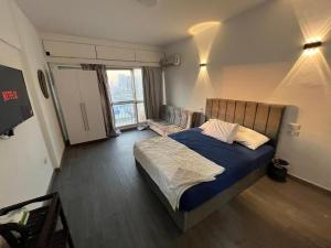 Foto Kairos asuva majutusasutuse Cozy bedroom overlooking downtown & the Nile galeriist