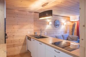 Φωτογραφία από το άλμπουμ του Alpe Two - Sea and Mountain Pleasure 12P- Pieds des Pistes- Centre - Jacuzzi - Sauna - 5 Chambres - 5 Salle de bains στο Alpe dʼHuez +51 φωτογραφίες