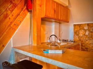 Tiny House El Refugio的厨房或小厨房
