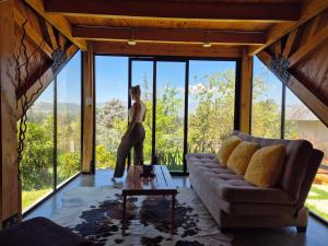 Tiny House El Refugio的休息区