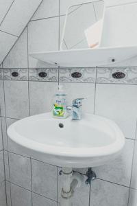 A bathroom at Bianka Apartman