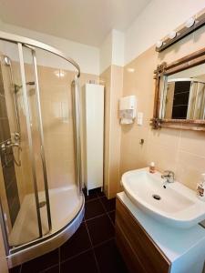 Zdjęcie z galerii obiektu Das idyllische Zweithaus! w mieście Scheiblingkirchen