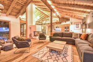 Część wypoczynkowa w obiekcie Chalet Schmitten - by Alpen Apartments
