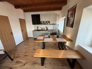 Kuchyň nebo kuchyňský kout v ubytování Villa Šoti