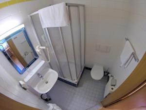 Vannituba majutusasutuses Gasthof Bokan