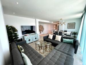 TV a/nebo společenská místnost v ubytování La Pimentera Penthouse - Casa Banderas
