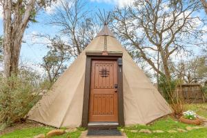 Φωτογραφία από το άλμπουμ του Sweet Grass - Tipi 1 σε New Braunfels +10 φωτογραφίες