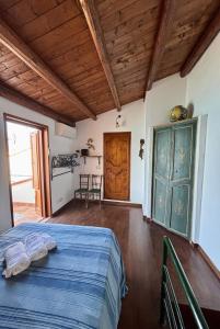 A bed or beds in a room at Terrazza del Mare (by Vacation Service)