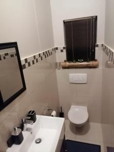 O baie la Cosy Urban Park Accommodation K005