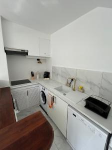 Kuchyň nebo kuchyňský kout v ubytování SXMGaliotte300 + 19 fotografií