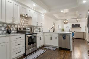 Gallery image of Stylish Serenity at TheExpo in Tulsa