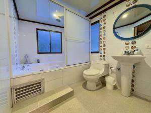 Afbeelding uit fotogalerij van Los Pinos EcoHotel in Villa Restrepo +16 foto's