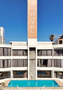 Bazén v ubytování Mahia hotel Reñaca nebo v jeho okolí
