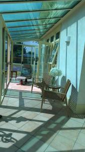 En balkon eller terrasse på Stream House, Self Contained Unit, Methven NZ