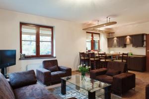 Posedenie v ubytovaní Apartament TSO Parkowa Polana