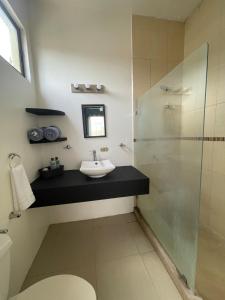 Bilik mandi di Solé tamarindo - 2bed 2bath