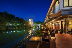 Gallery image of The White House Guilin-Lakeside, Quiet,Traditional Republic of China style, Official residence, Antique furniture in Guilin