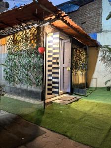 Gallery image of Independent Garden Cottage-Bandra-Carter road in Mumbai +13 photos