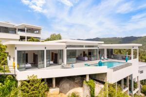 Bazén v ubytování VILLA CLARISSE - SEAVIEW - 4 Bedrooms nebo v jeho okolí