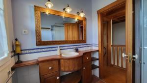 Koupelna v ubytování Casa Océano con jardín en Noja, Isla, Arnuero + 43 fotografií