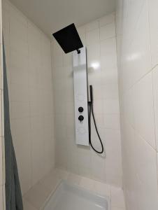 Ένα μπάνιο στο Joli appartement en centre-ville