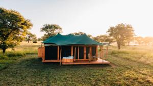 Zahrada ubytování Serengeti Misako Luxury Camp