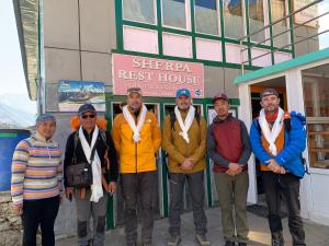 Gestir sem dvelja á Sherpa Rest House Khunde