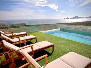 Bazén v ubytování 1st Floor with Rooftop Access to the Best Views in Cabo nebo v jeho okolí