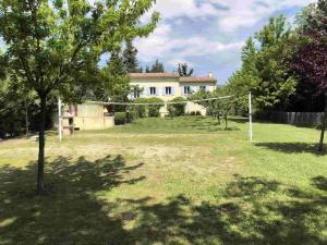 Fotografie z fotogalerie ubytování Beautiful Quiet Provençal Farmhouse with Pool v destinaci Aubignan