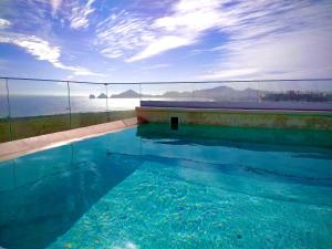 Bazén v ubytování 1st Floor with Rooftop Access to the Best Views in Cabo nebo v jeho okolí